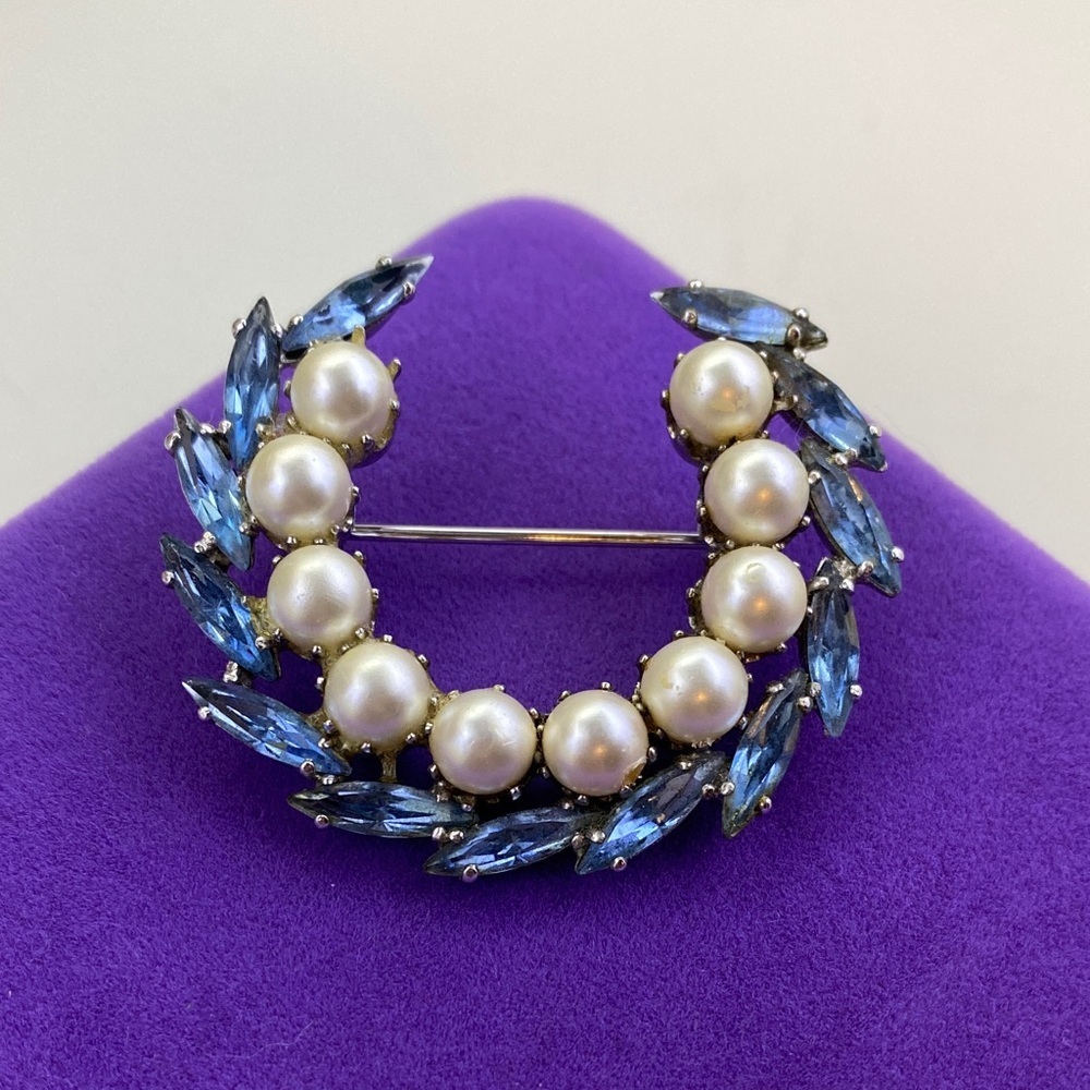 π Vintage Sherman Inspired Blue Crystal & Pearl Brooch | Classic Wreath Cluster